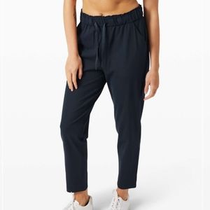 Lululemon Keep Moving Pant 7/8 High-Rise in True Navy Size 4
